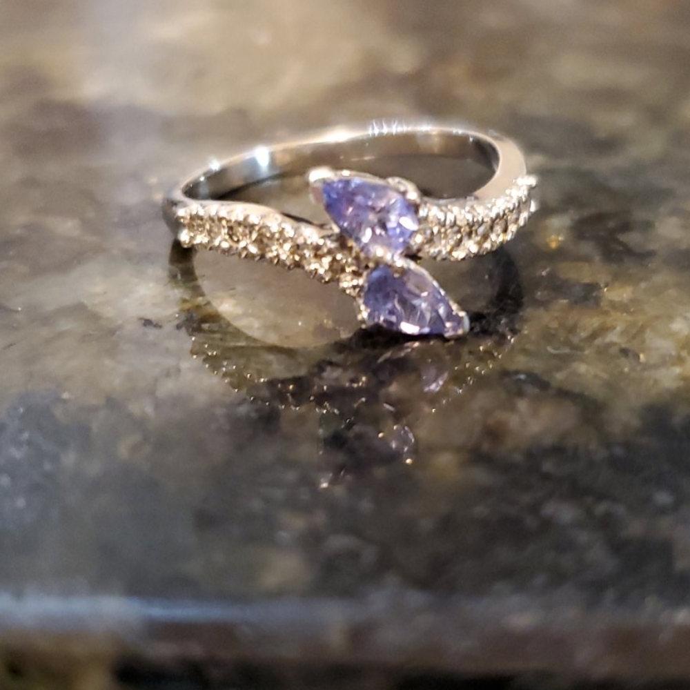 14k White gold and light purple Tanzanite ring